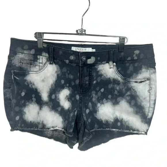 Torrid Distressed bleached black denim shorts size 14 - Picture 1 of 5